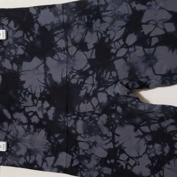 Bagatelle Seamless Tye Dye Leggings - Picture 2 of 7